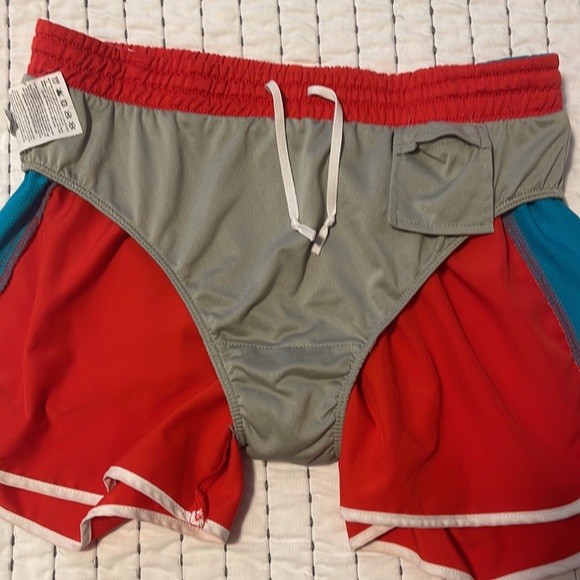 Nike shorts, lined, size small - Picture 7 of 7